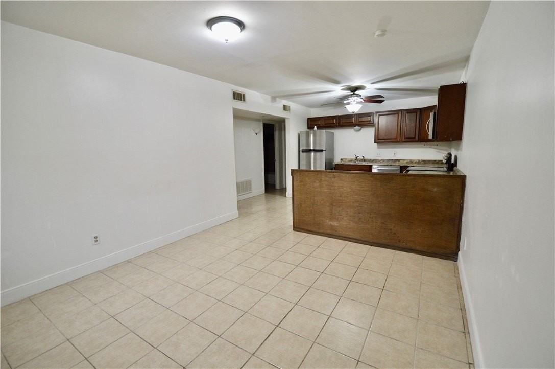 1004 Austin St #3 - Photo 5 of 16
