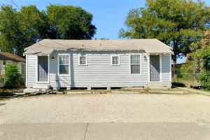 featured image of 2308 Mary St #B