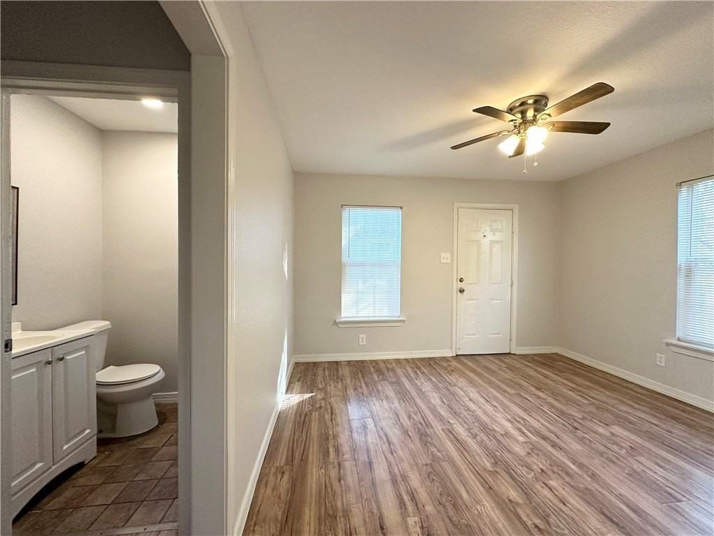2308 Mary St #B - Photo 3 of 8