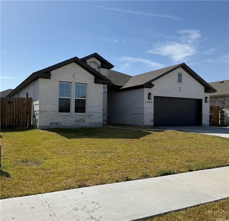 2605 Lannister Ln - Photo 3 of 3