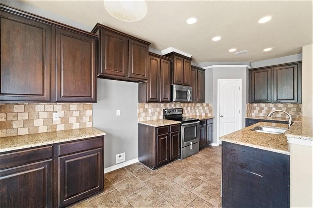 306 Calley Springs St - Photo 7 of 29