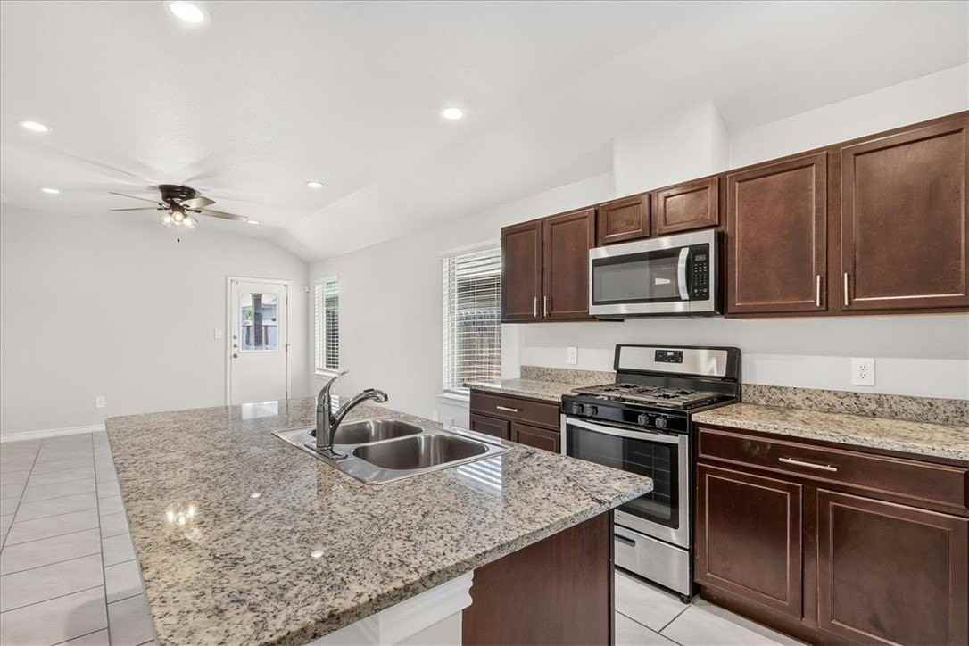2334 Restful Ln - Photo 4 of 34