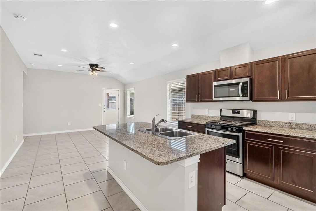 2334 Restful Ln - Photo 5 of 34