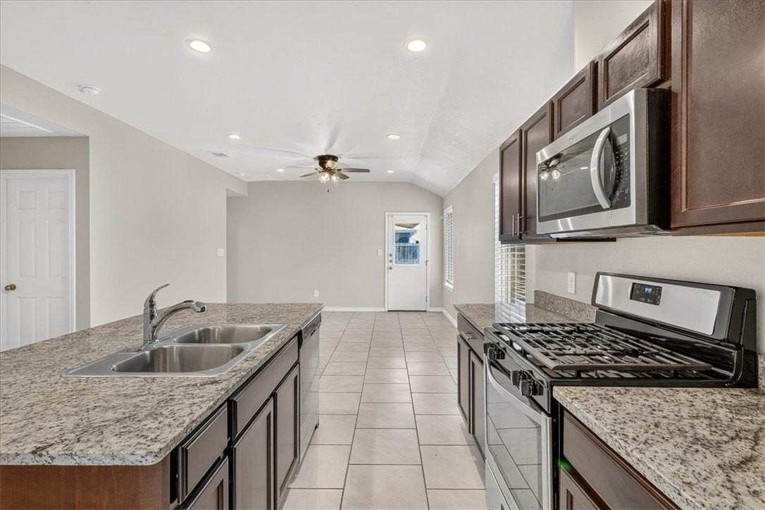 2334 Restful Ln - Photo 7 of 34