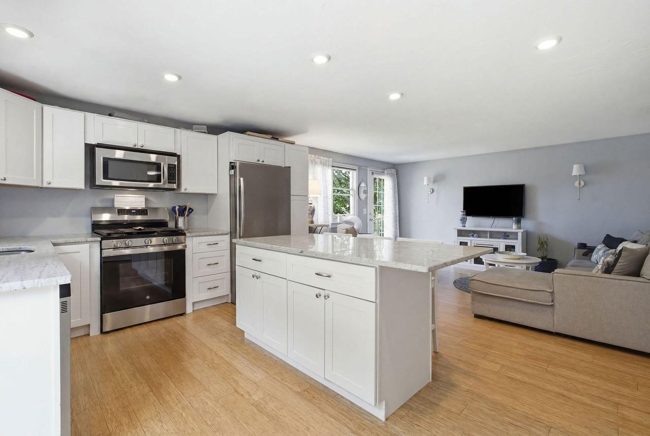 15 Commercial St - Photo 5 of 31
