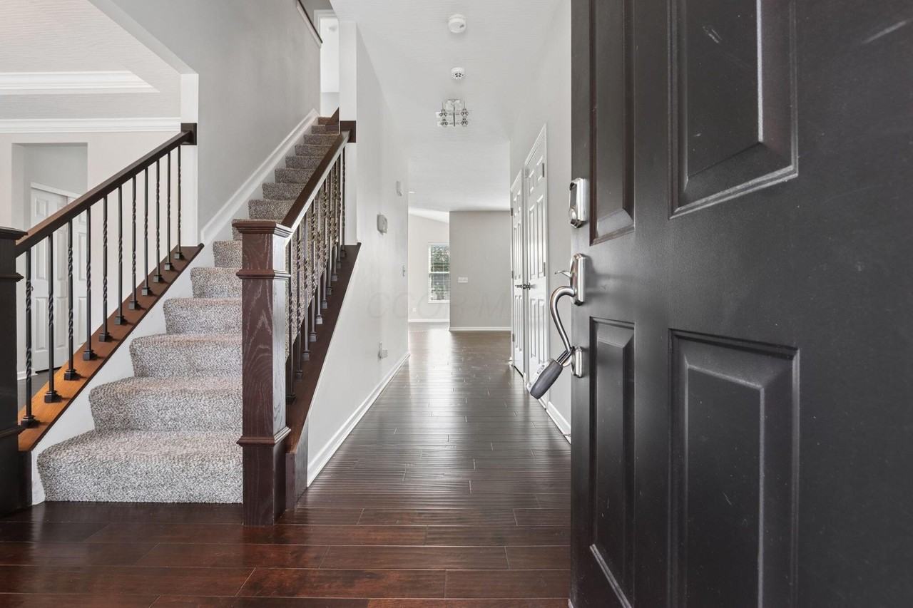 578 Tallman St - Photo 5 of 37