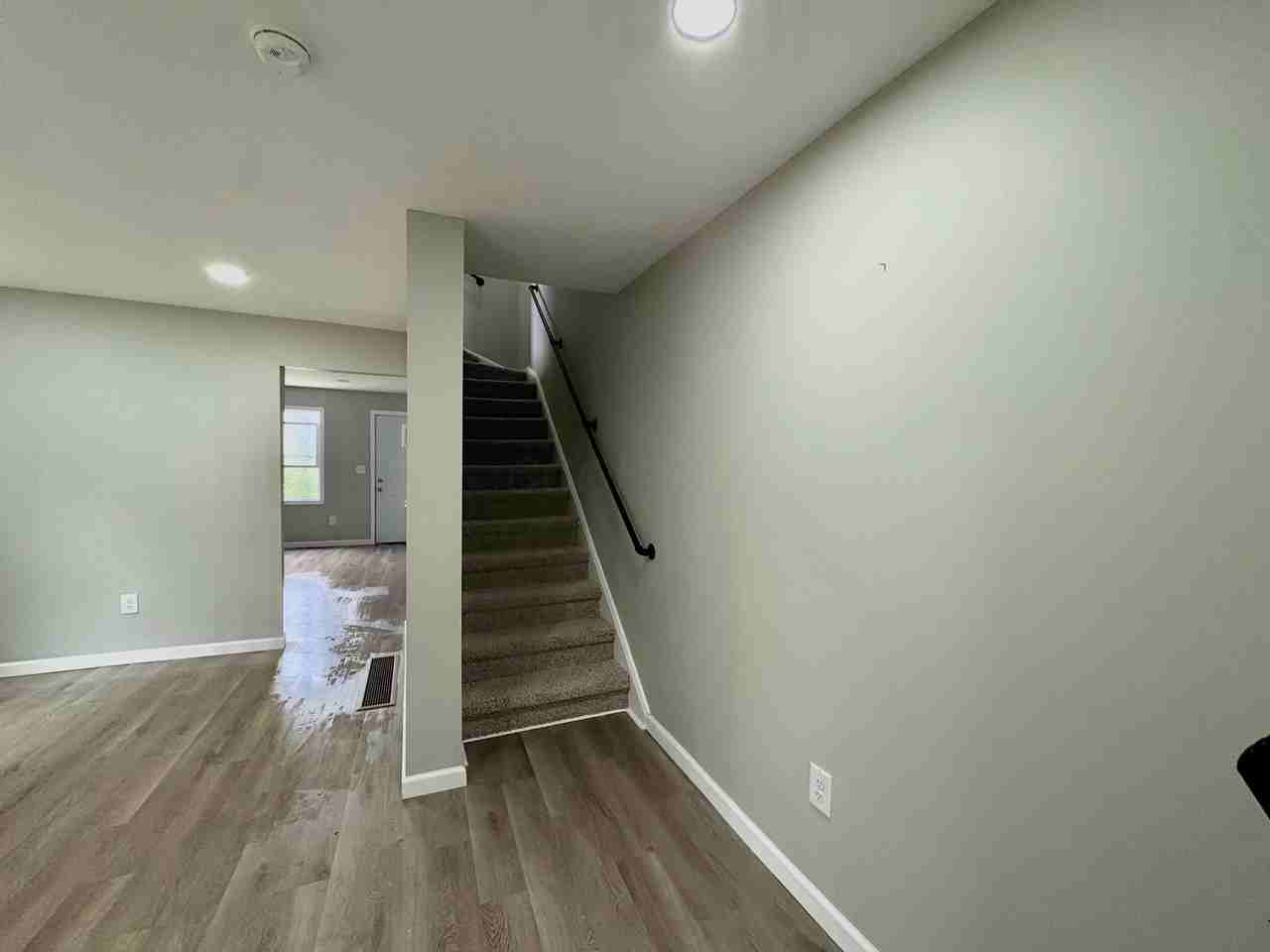 750 S Harris Ave #750 - Photo 4 of 39