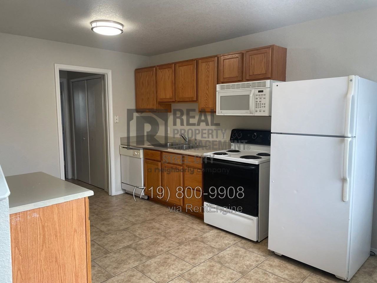 1715 Oakshire Ln #A - Photo 3 of 11