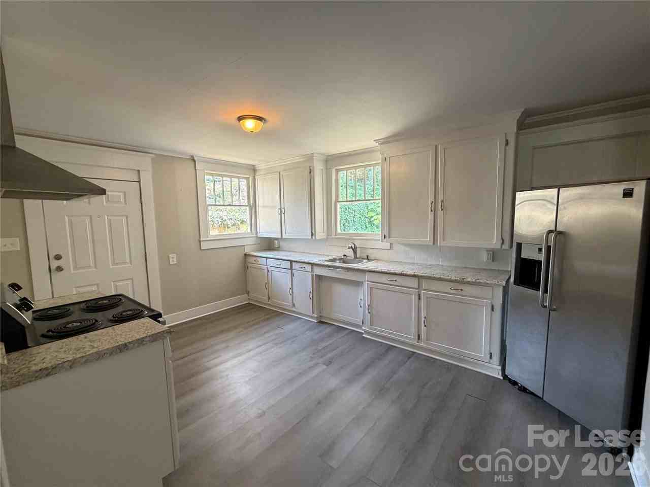 326 E Main St #1 - Photo 6 of 10