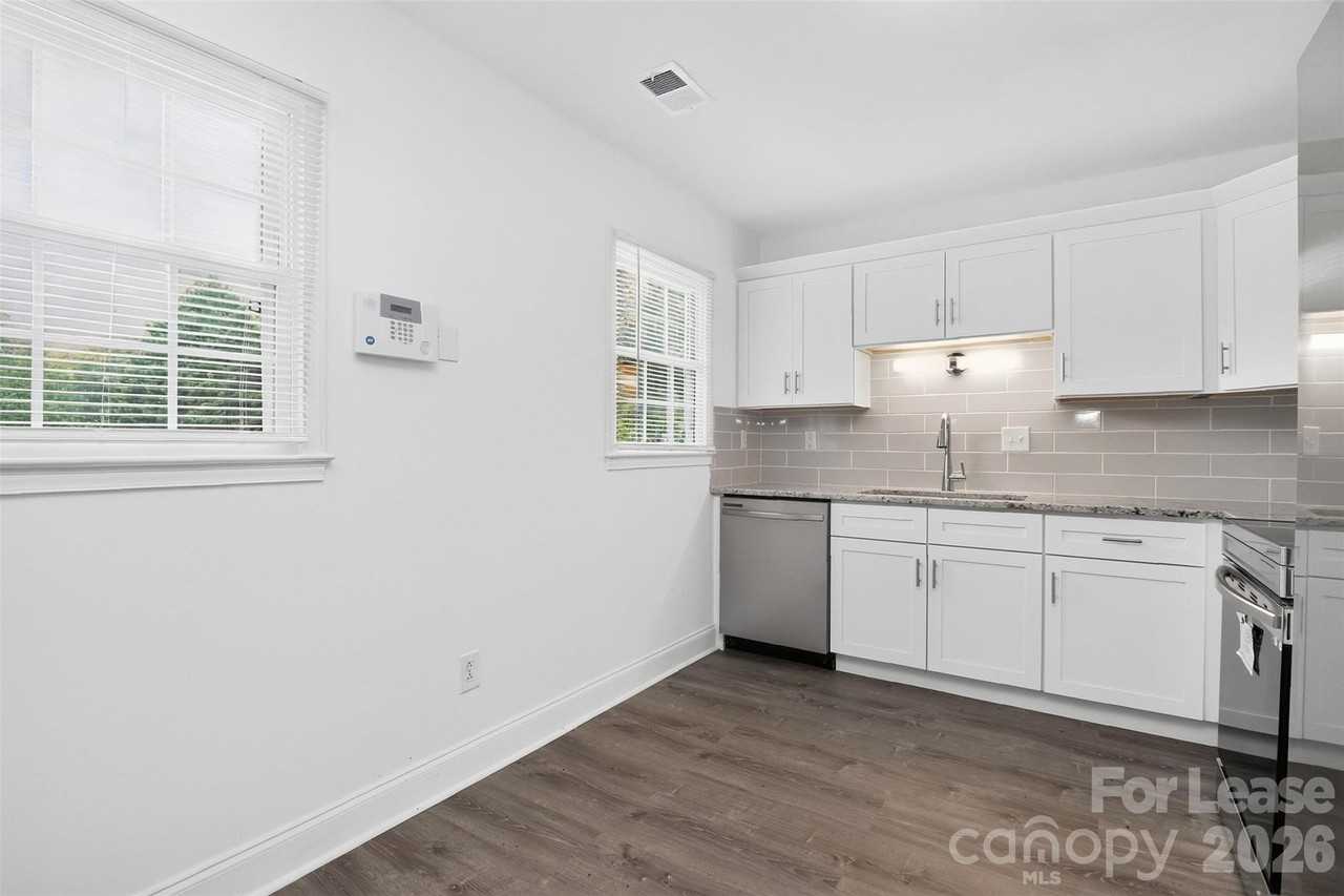 8322 Knights Bridge Rd - Photo 6 of 41