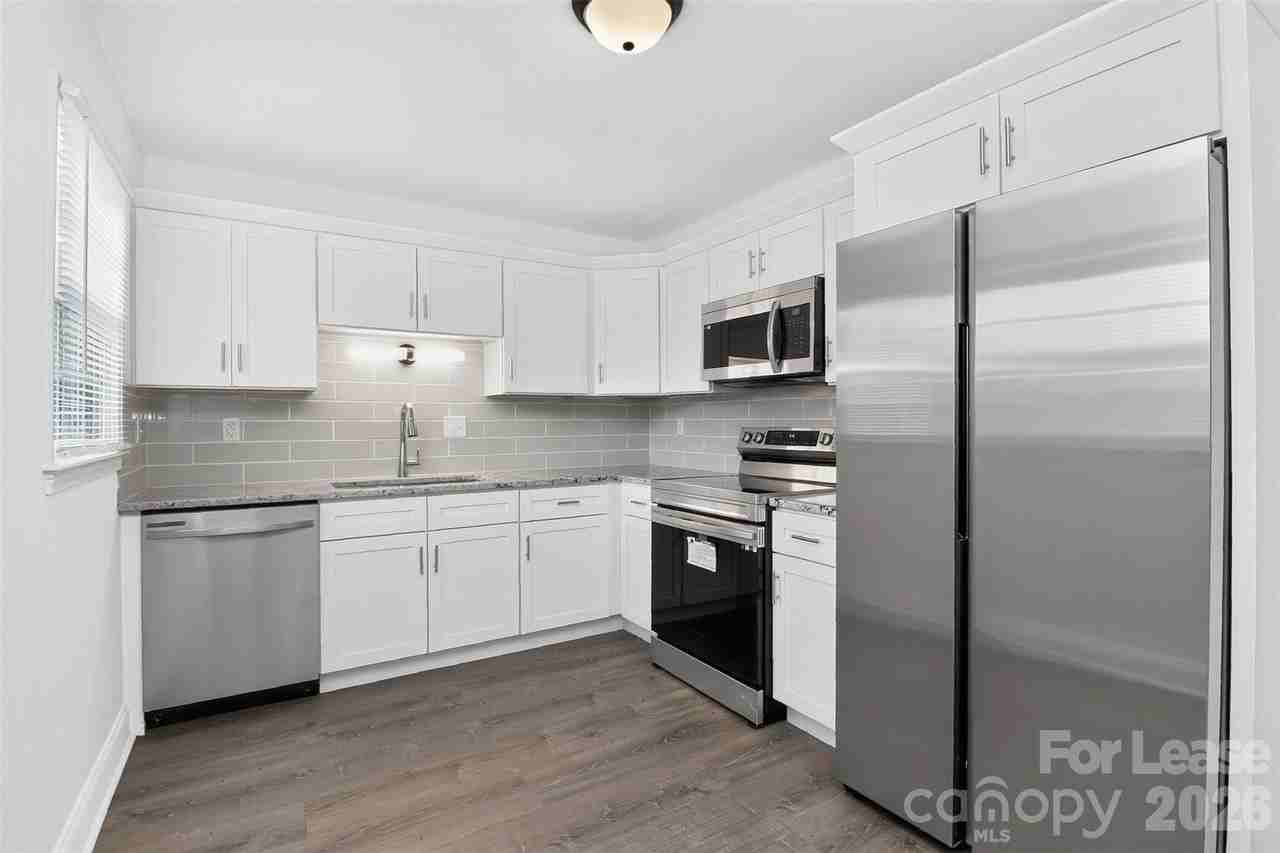 8322 Knights Bridge Rd - Photo 7 of 41
