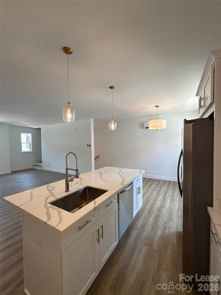 2106 Bombay Way - Photo 5 of 14