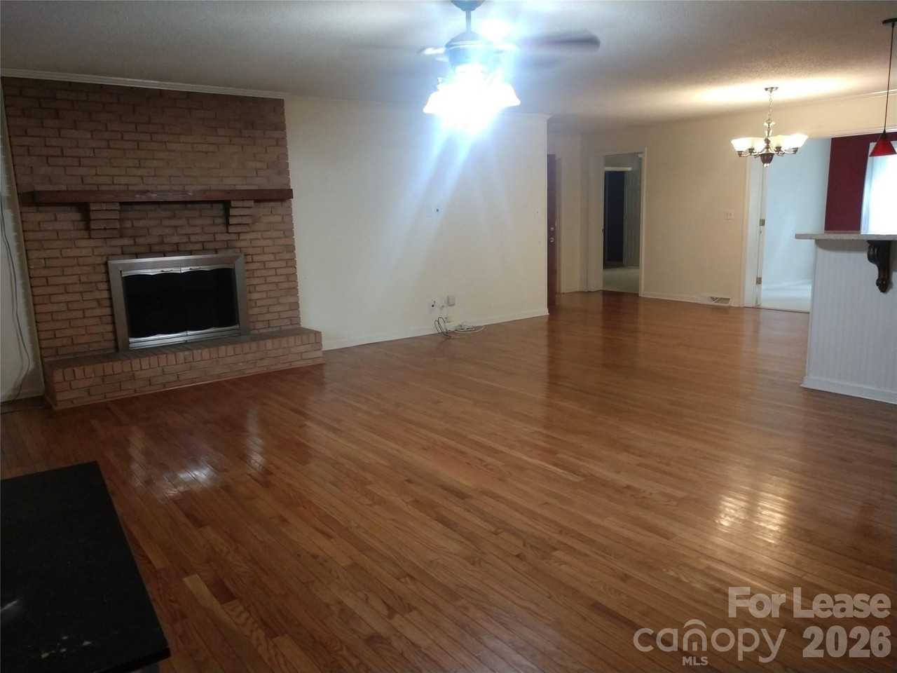 10115 Elmsbrook Ln - Photo 3 of 19