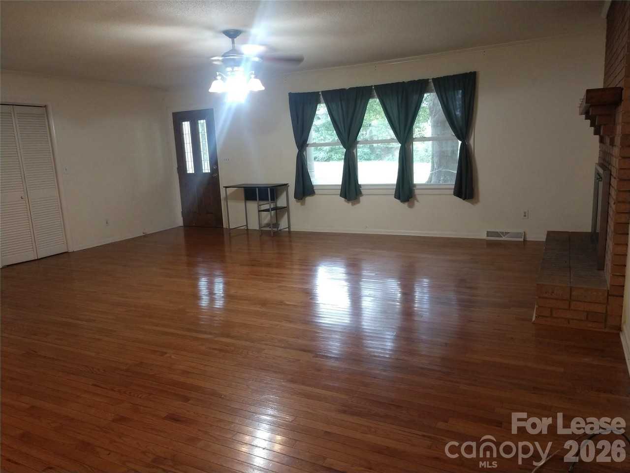 10115 Elmsbrook Ln - Photo 6 of 19