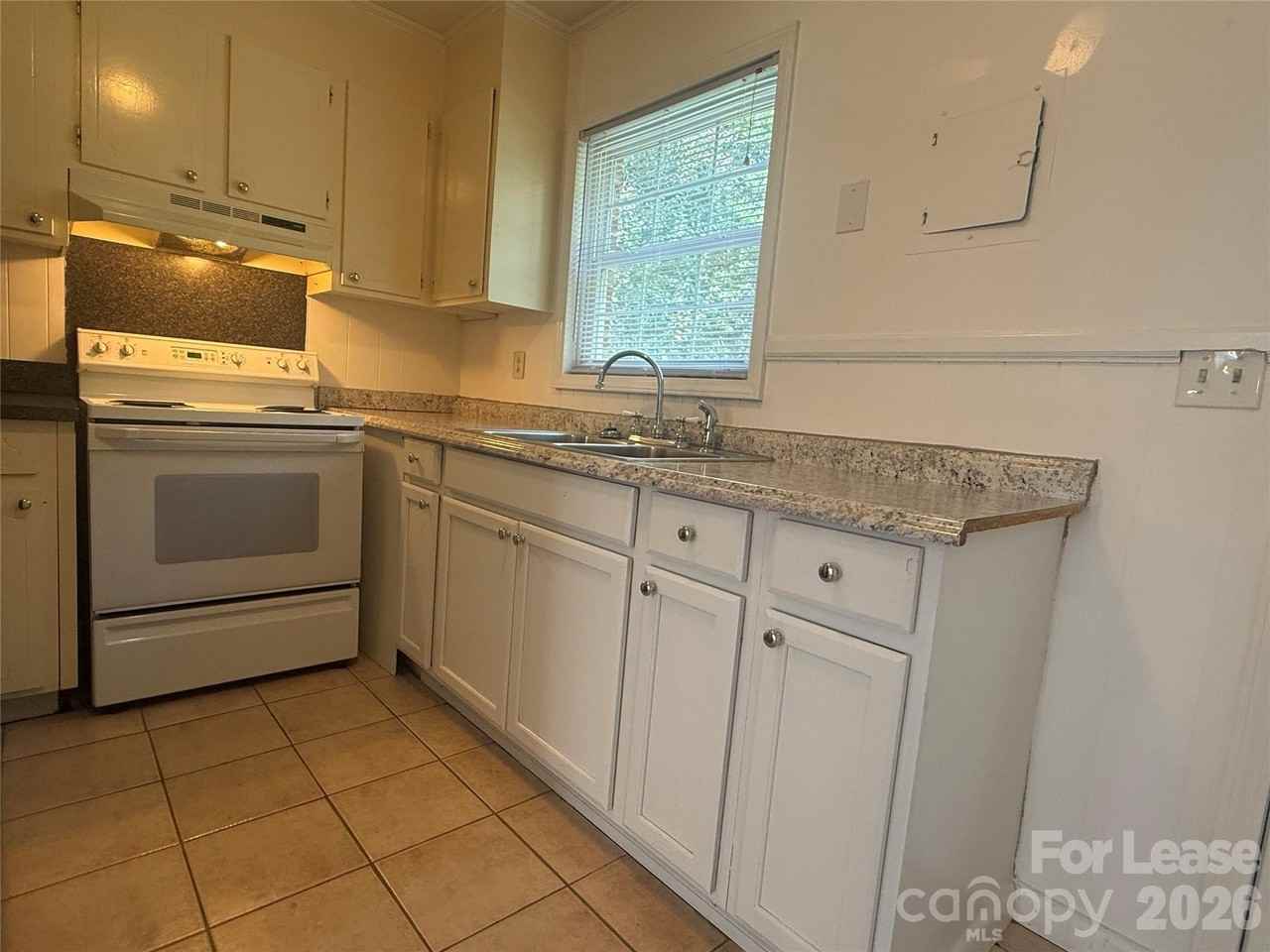 108 Durham Rd - Photo 7 of 18