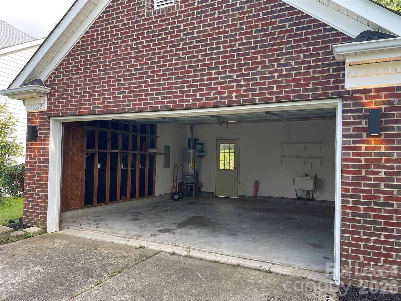 11624 Larix Dr - Photo 3 of 27