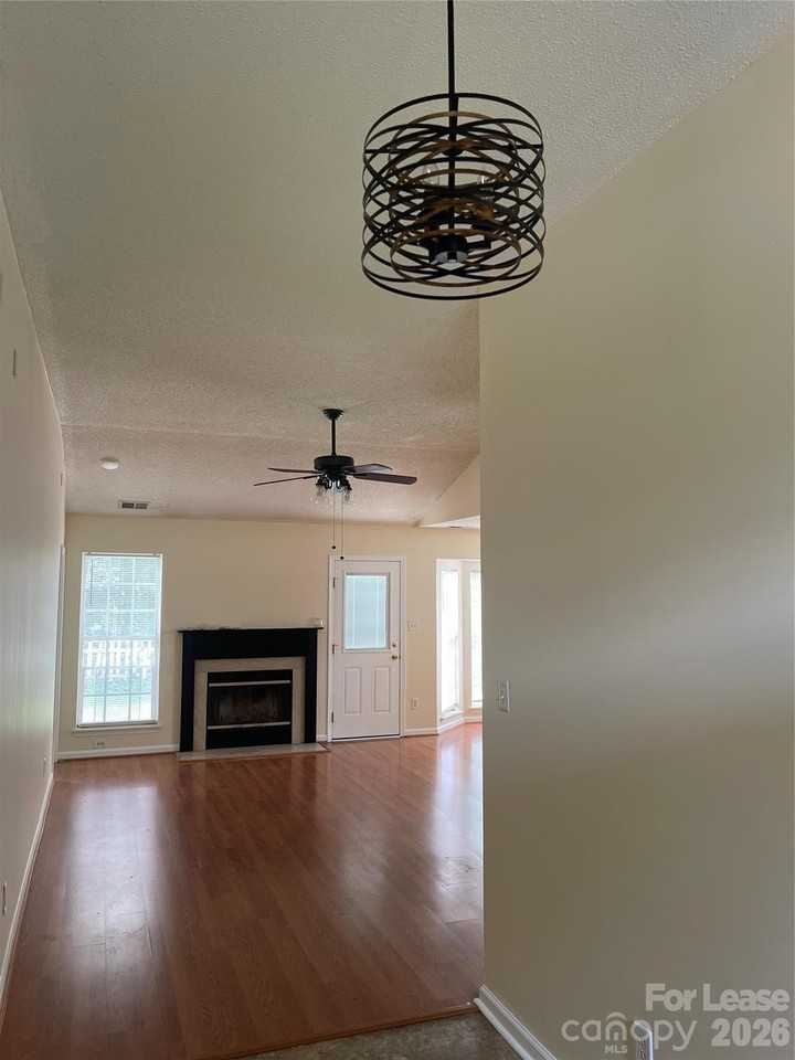 11624 Larix Dr - Photo 4 of 27