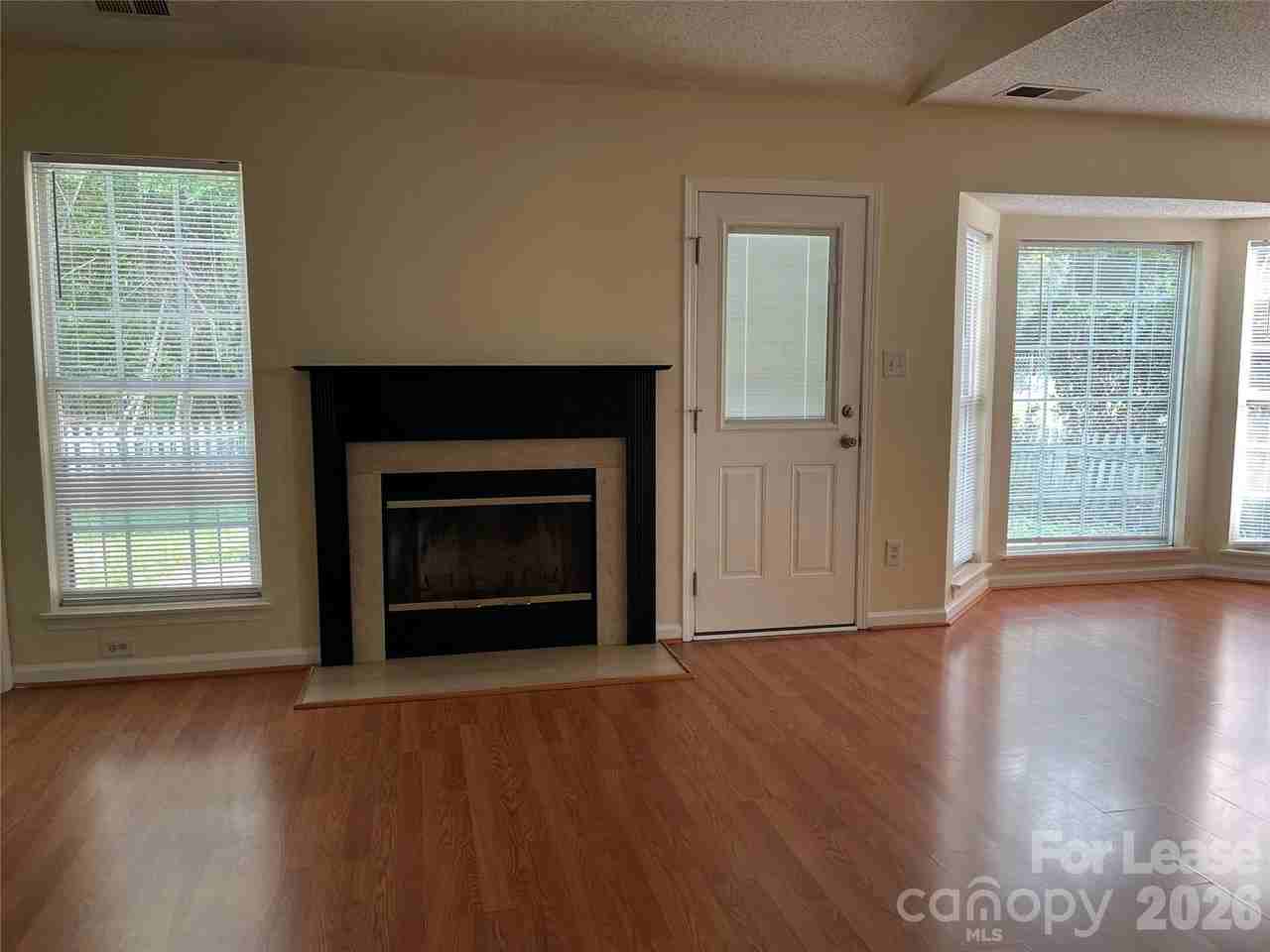11624 Larix Dr - Photo 5 of 27