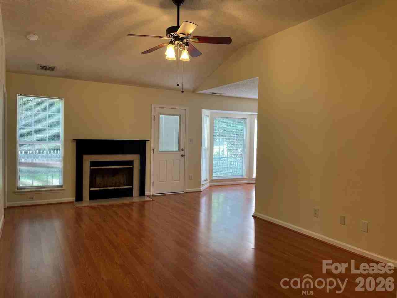 11624 Larix Dr - Photo 6 of 27