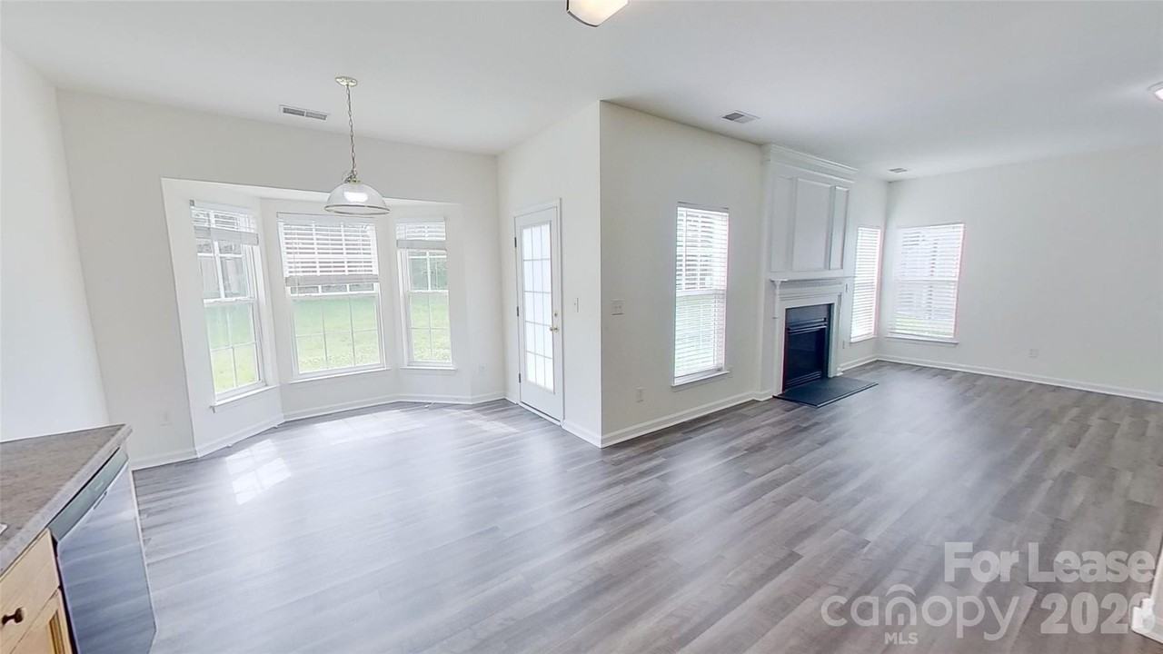 2014 Rosewater Ln - Photo 5 of 15