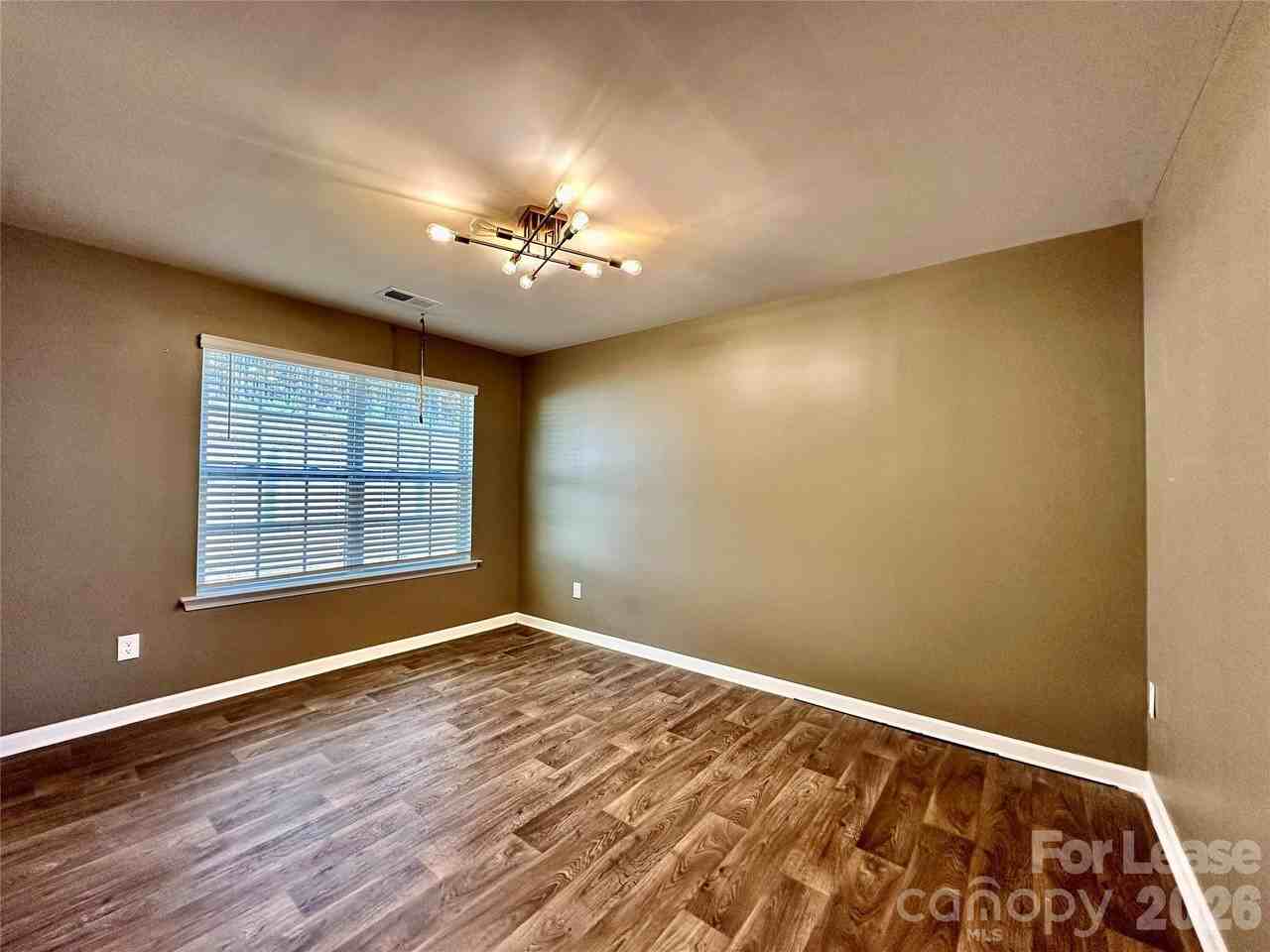 1210 Leno Ln - Photo 2 of 35