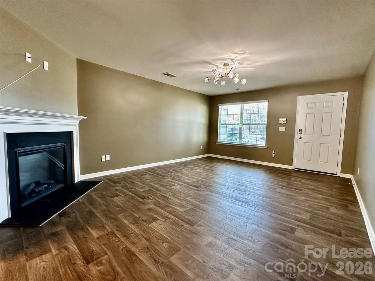 1210 Leno Ln - Photo 4 of 35