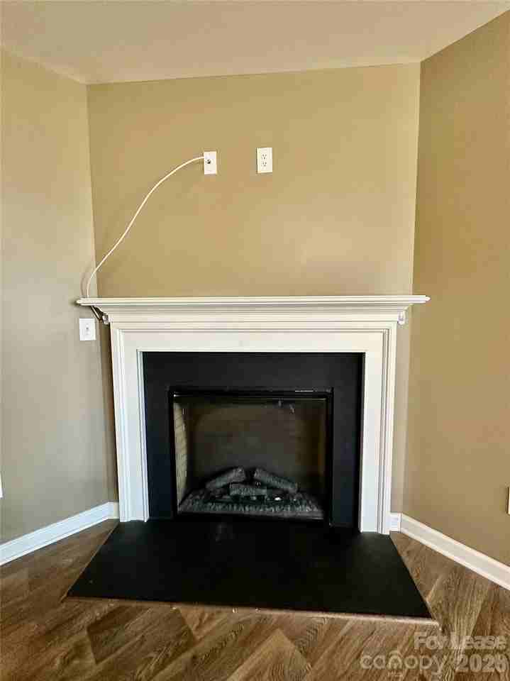 1210 Leno Ln - Photo 5 of 35