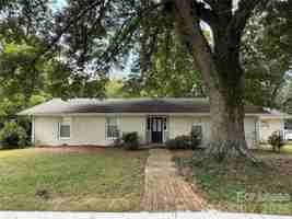 featured image of 608 Margaret Dr