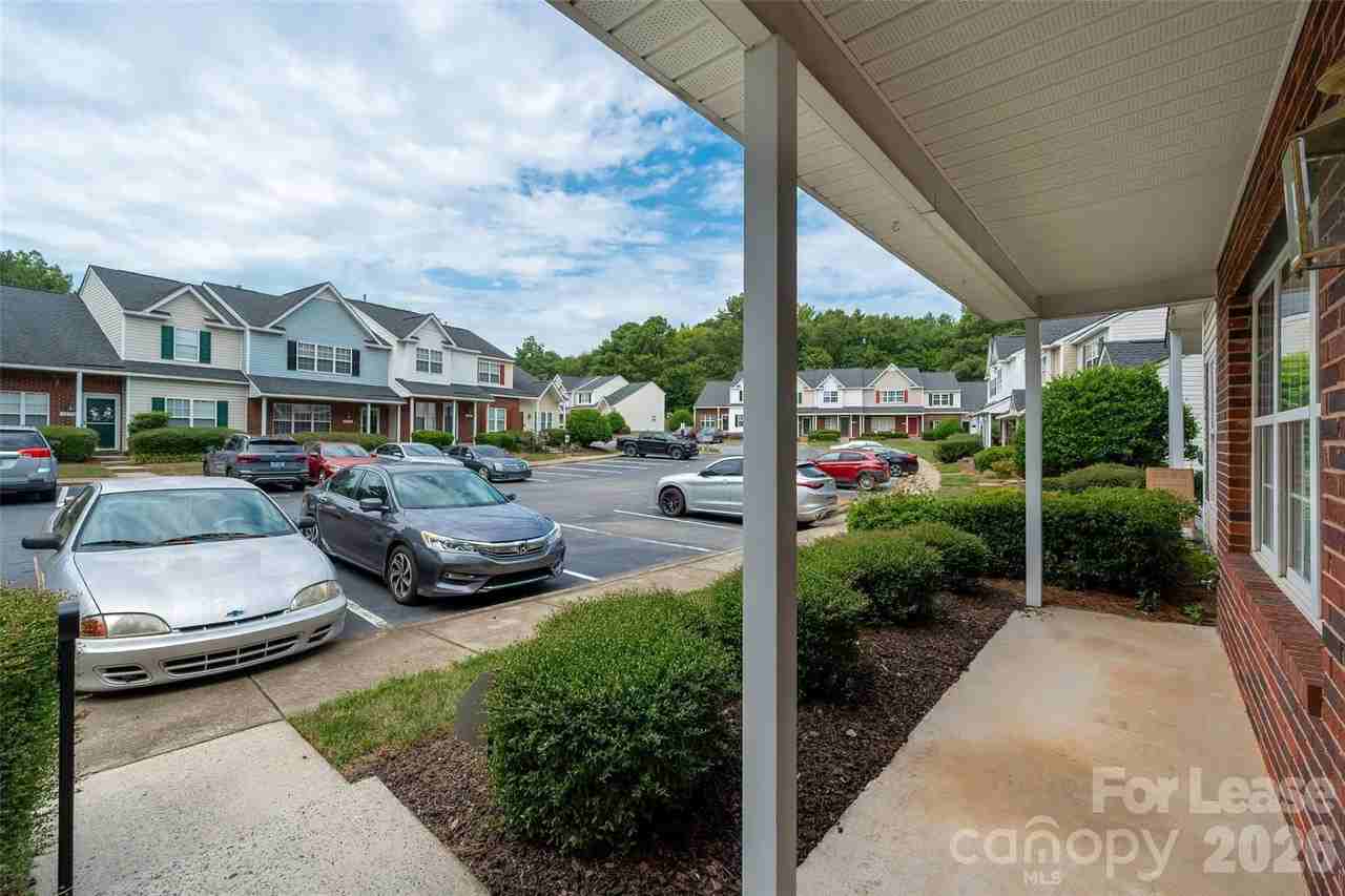 1841 Birch Heights Ct - Photo 2 of 40