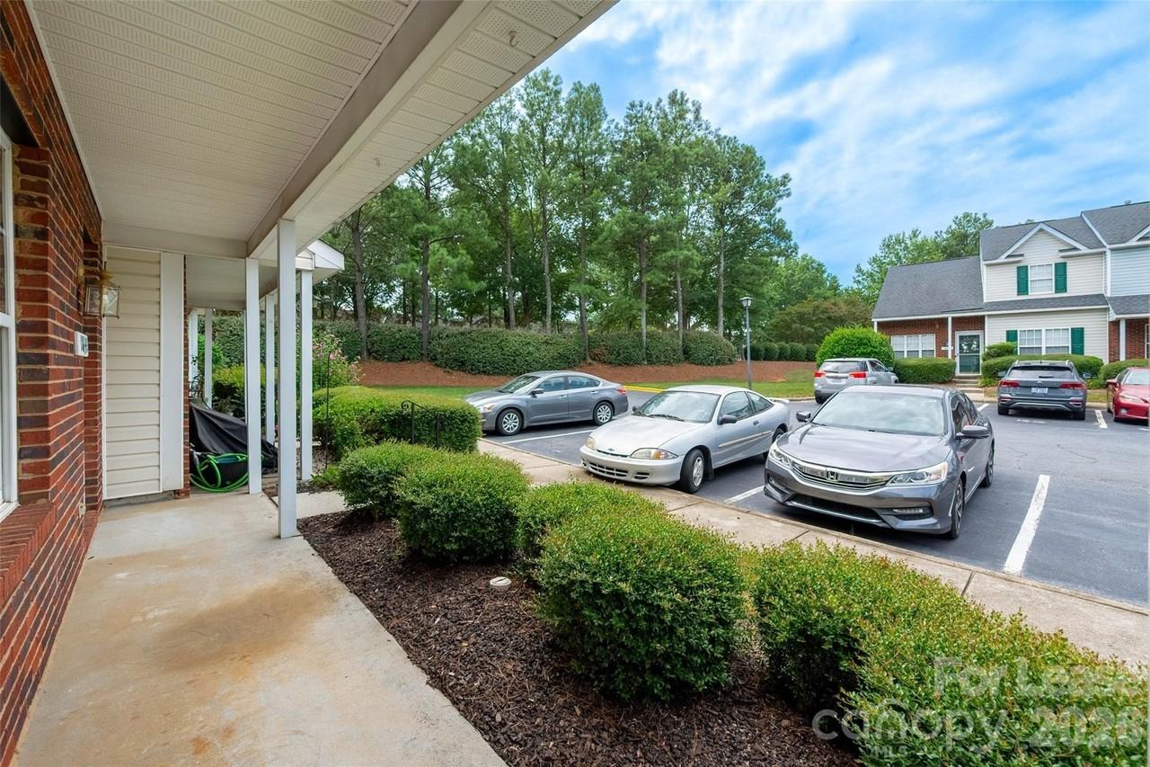 1841 Birch Heights Ct - Photo 3 of 40