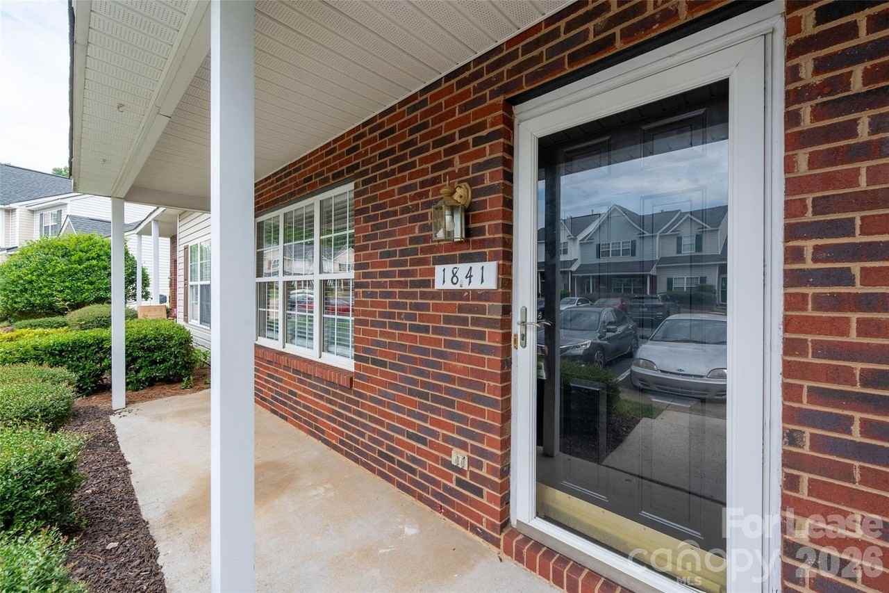 1841 Birch Heights Ct - Photo 4 of 40