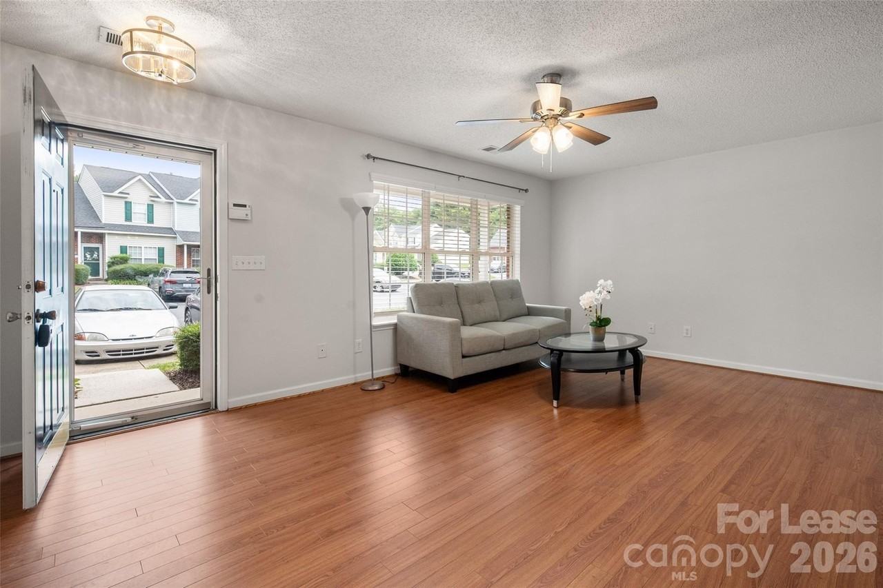 1841 Birch Heights Ct - Photo 5 of 40