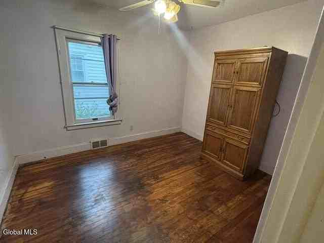 117 Henry St - Photo 7 of 18