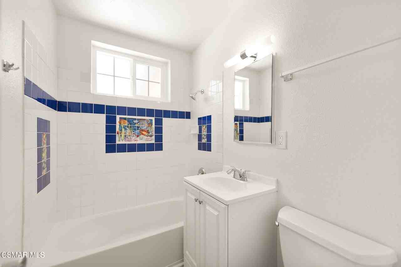 1053 Ayhens St - Photo 7 of 11