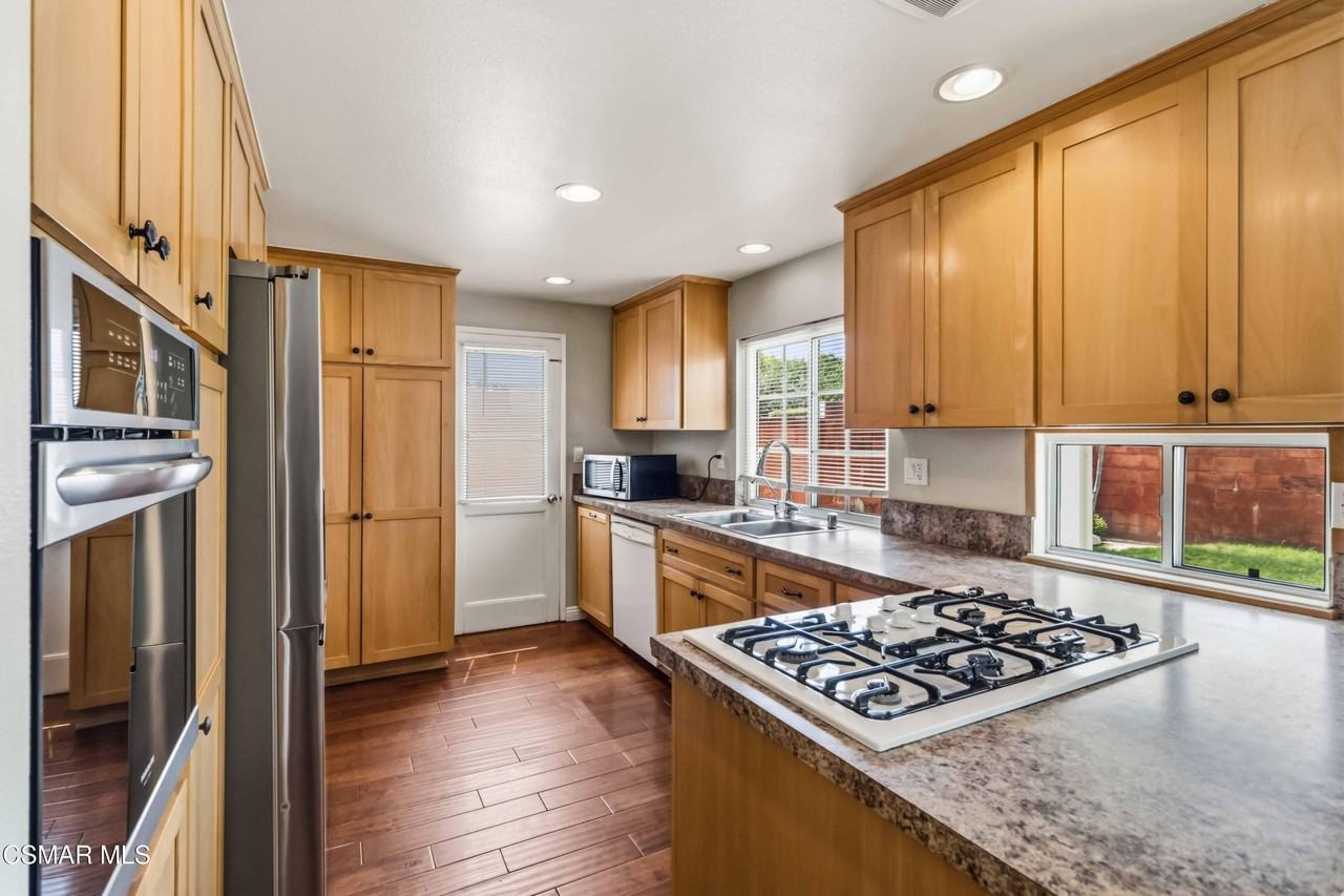2253 Grafton St - Photo 6 of 23