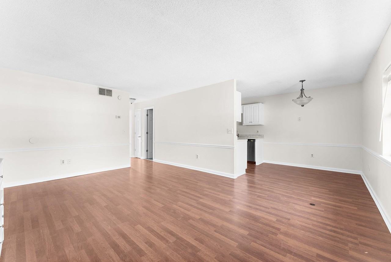 201 Oakmont Ave #D - Photo 6 of 20