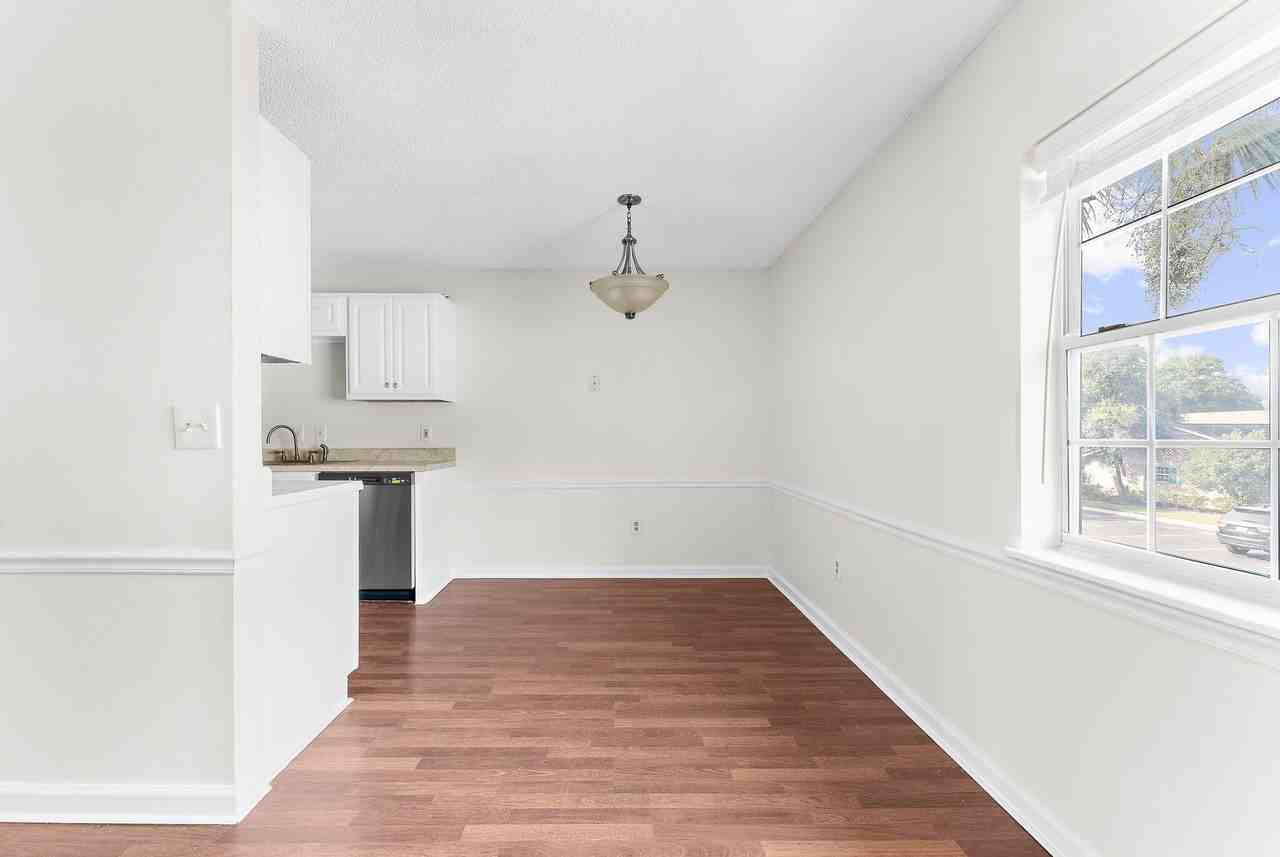 201 Oakmont Ave #D - Photo 7 of 20