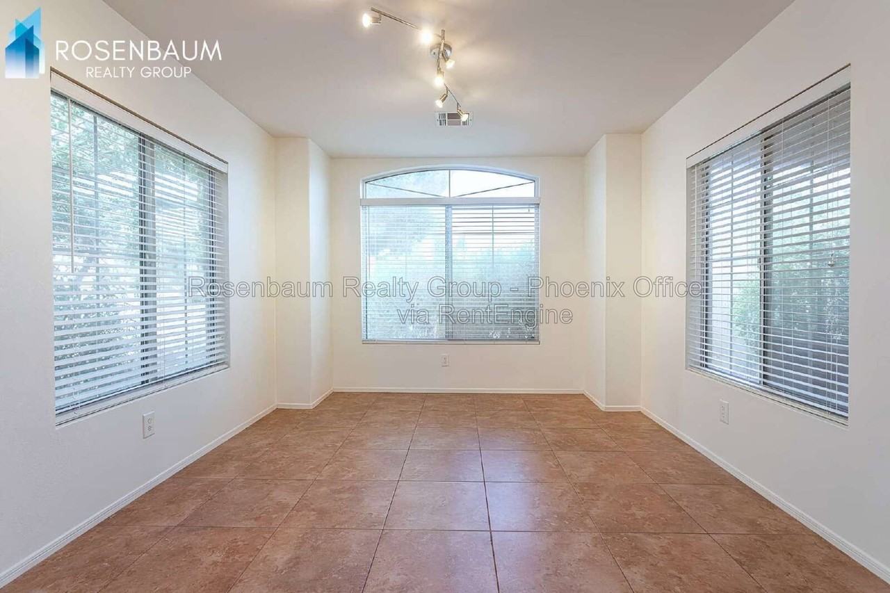 5034 E Holmes Ave - Photo 3 of 9
