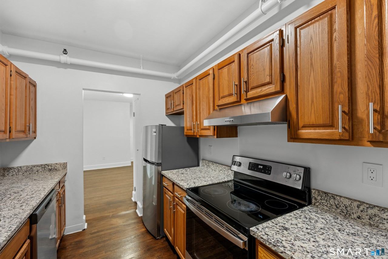 187 Bank St Apt 205 - Photo 3 of 16