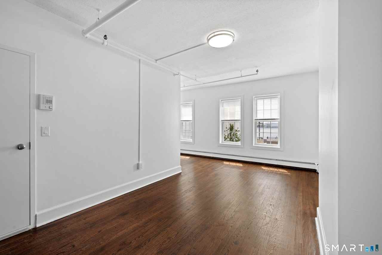 187 Bank St Apt 205 - Photo 6 of 16