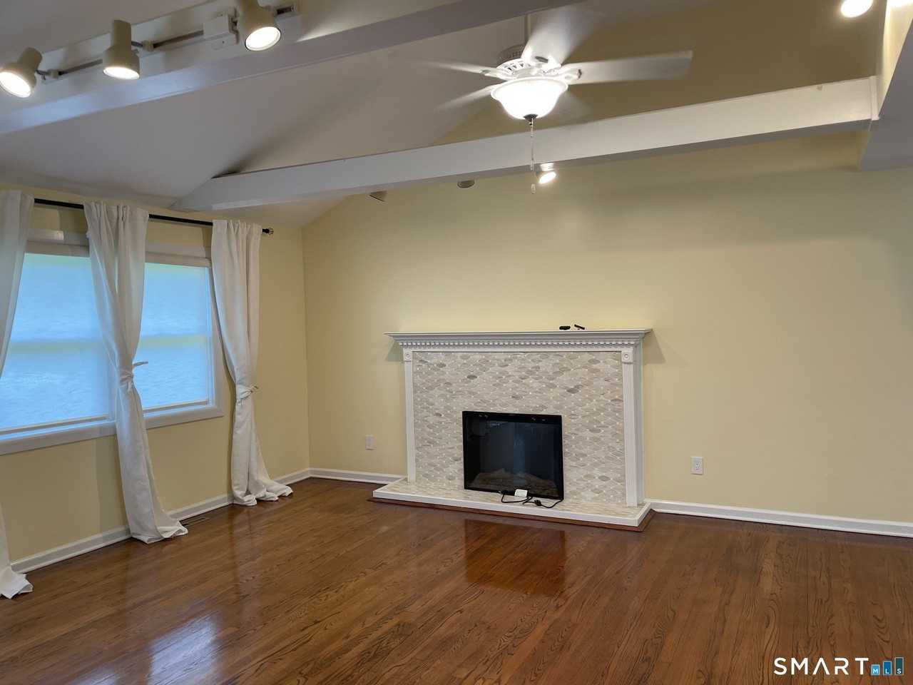 277 Drummond Rd - Photo 2 of 17