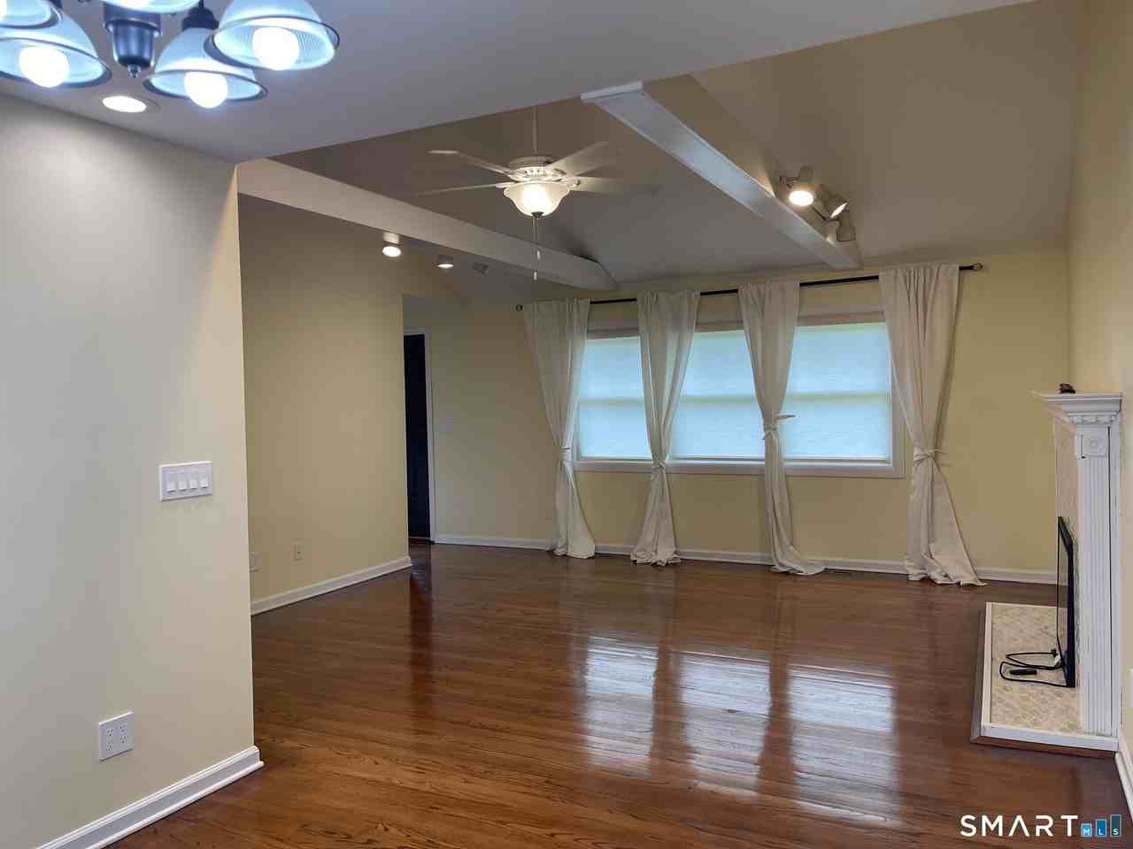 277 Drummond Rd - Photo 3 of 17
