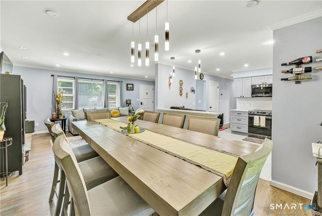 635 Booth Hill Rd - Photo 5 of 25