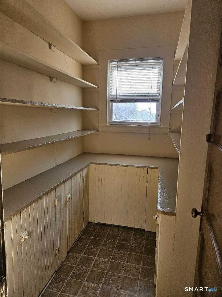 375 Main St - Photo 3 of 7