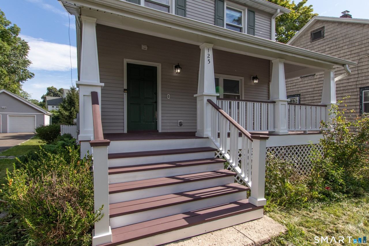 125 Oaklawn Ave - Photo 2 of 32