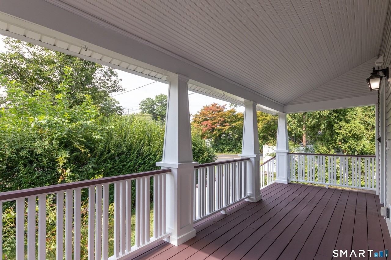 125 Oaklawn Ave - Photo 3 of 32