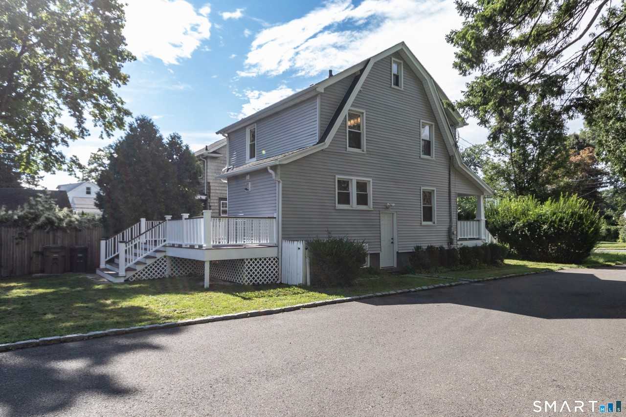 125 Oaklawn Ave - Photo 4 of 32