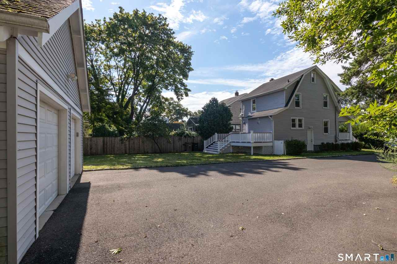 125 Oaklawn Ave - Photo 6 of 32