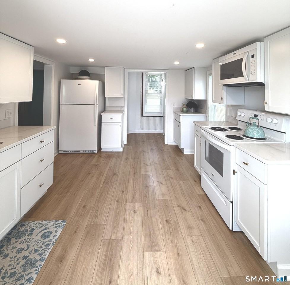 70 Cottage Rd - Photo 4 of 22