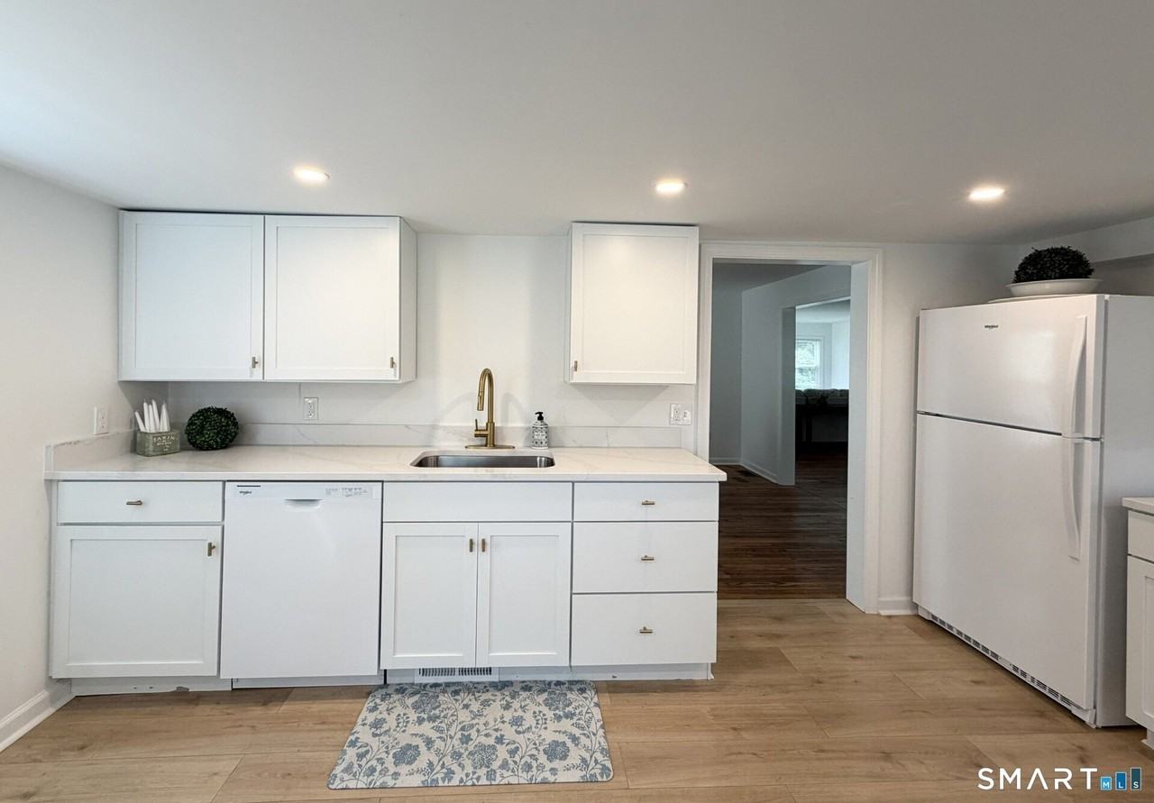 70 Cottage Rd - Photo 7 of 22